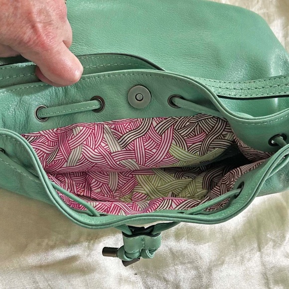 BUCKET BAG, LEATHER, SEASCAPE (GREEN), LEATHER DRAW CORDS, MAGNETIC CATCH, ZIPPE - Picture 4 of 8